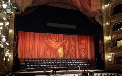 Formación Cultural: Residentes universitarios asistieron a grandes escenas corales en el Teatro Colón